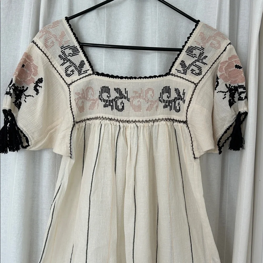 Ulla Johnson GORGEOUS Cream pink and Black Embroidered Blouse size 4 NWT - Picture 3 of 16